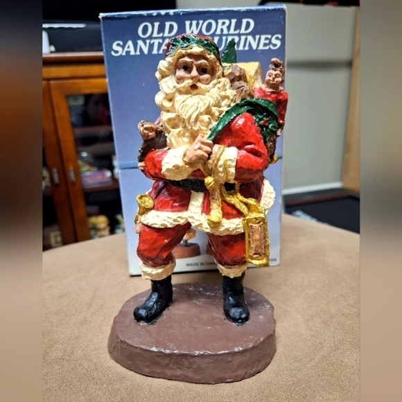 Old World Santa Figurine Holiday Christmas Decoration - Picture 1 of 7
